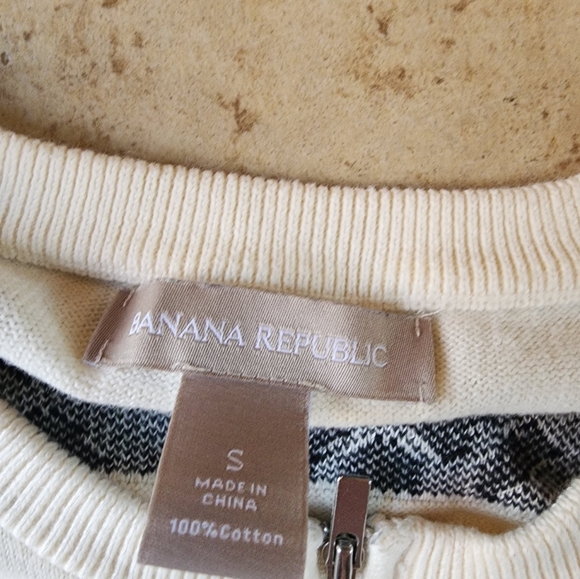 Banana Republic sweater - Picture 2 of 3